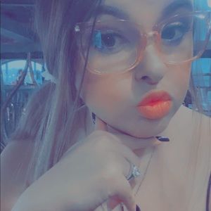 Meet your Posher, Chrissy